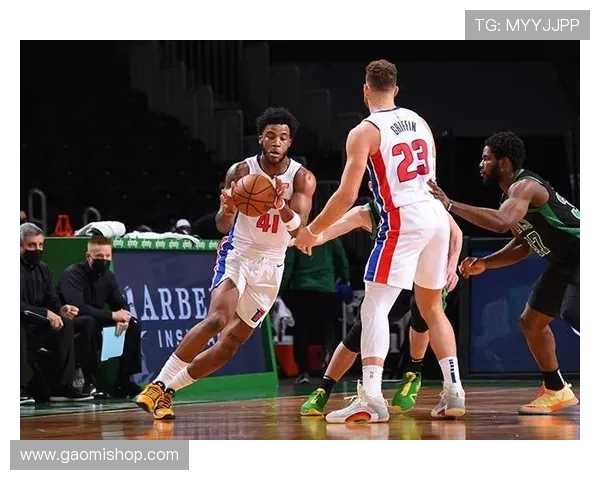 新秀赛季三分狂飙萨迪克贝单场5+三分13场领跑联盟历史纪录